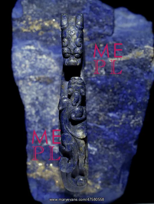 : Belt-hook in lapis lazuli : Belt-hook in lapis lazuli
