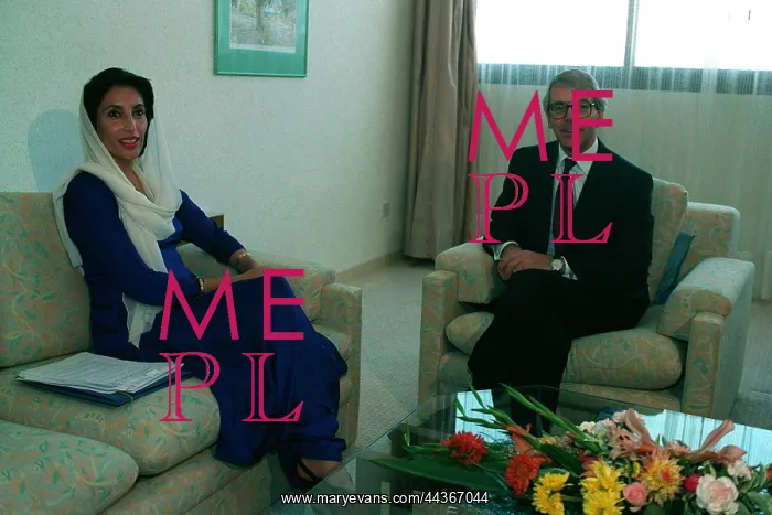 : Benazir Bhutto & John Major : Benazir Bhutto & John Major