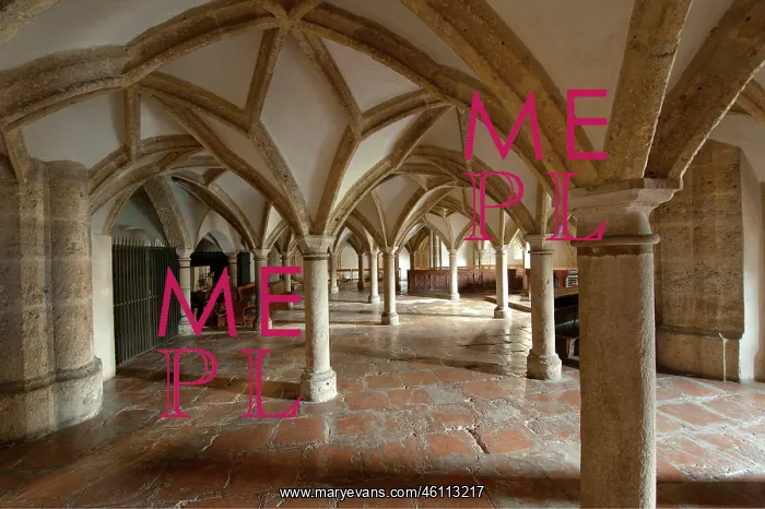 : Benedictine monastery Nonnberg. Romanesque crypt : Benedictine monastery Nonnberg. Romanesque crypt