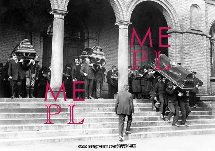 : Last benediction of the victims of the May uprisings, 1929 : Last benediction of the victims of the May uprisings, 1929