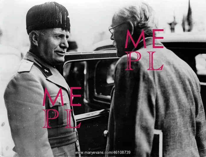 : Benito Mussolini meeting with Ramsay MacDonald : Benito Mussolini meeting with Ramsay MacDonald