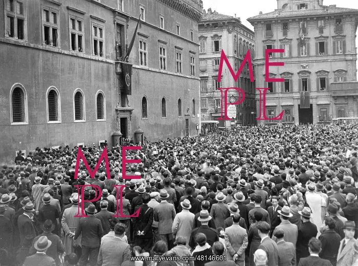 : Benito Mussolini, speaks to a crowd, 1936 : Benito Mussolini, speaks to a crowd, 1936