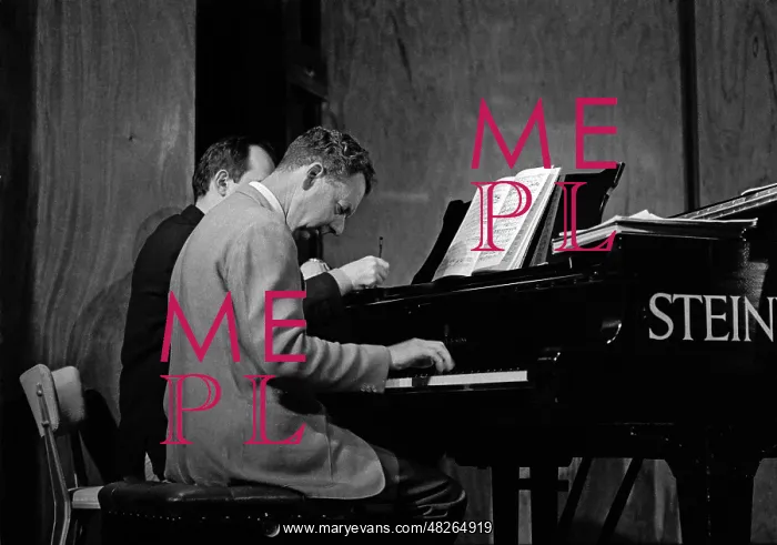  : Benjamin Britten working on his score