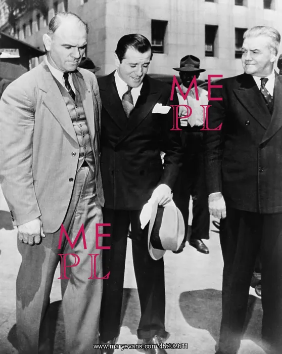 : Benny Bugsy Siegel (1906-1947), under ? : Benny Bugsy Siegel (1906-1947), under ?