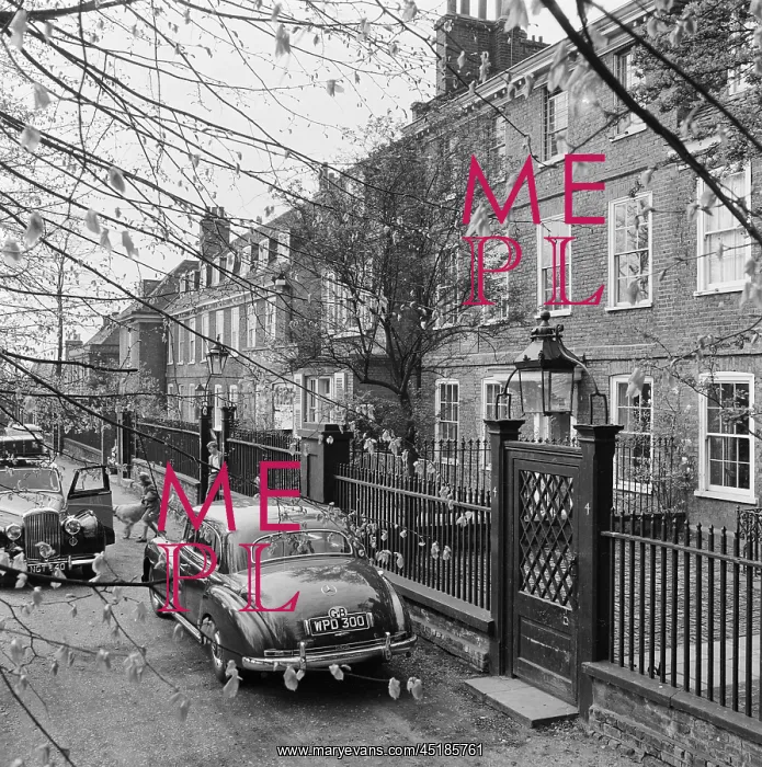  : Bentley in Hampstead