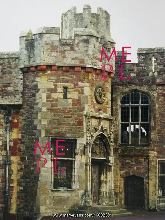 : Berkeley Castle entrance, Gloucestershire, UK : Berkeley Castle entrance, Gloucestershire, UK