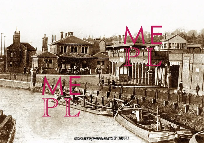  : Berkhamsted Railway Station early 1900s