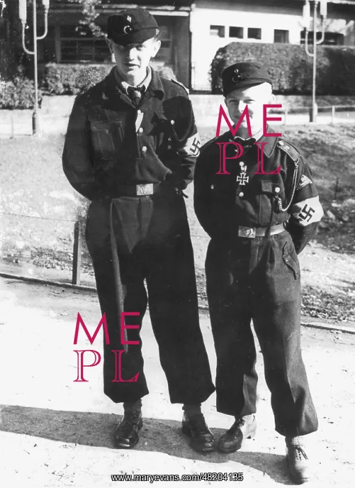 : Berlin Flak assistants, 1942 : Berlin Flak assistants, 1942
