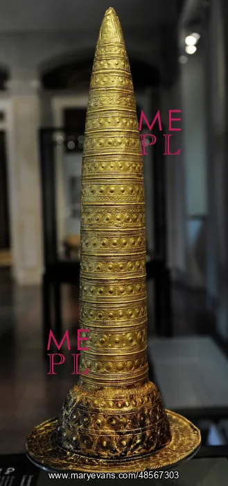 : Berlin Gold Hat. Fine gold leaf. 1000 BC : Berlin Gold Hat. Fine gold leaf. 1000 BC