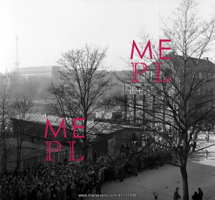 : Berlin - influx of refugees 1952 : Berlin - influx of refugees 1952