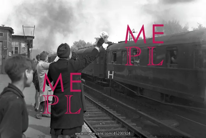 : Berlin - interzonal train 1949 : Berlin - interzonal train 1949