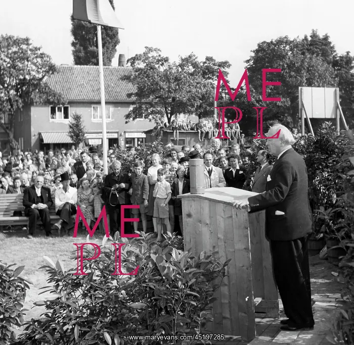 : Berlin - laying of foundation stone of Marienfelde Refugee C : Berlin - laying of foundation stone of Marienfelde Refugee C