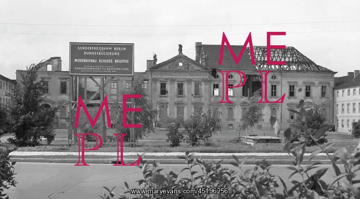 : Berlin - ruin of Schloss Bellevue 1954 : Berlin - ruin of Schloss Bellevue 1954