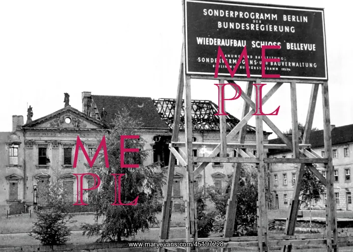 : Berlin - ruin of Schloss Bellevue 1954 : Berlin - ruin of Schloss Bellevue 1954