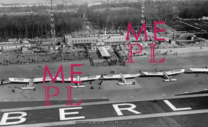 : The Berlin-Tempelhof Airport until 1945 : The Berlin-Tempelhof Airport until 1945