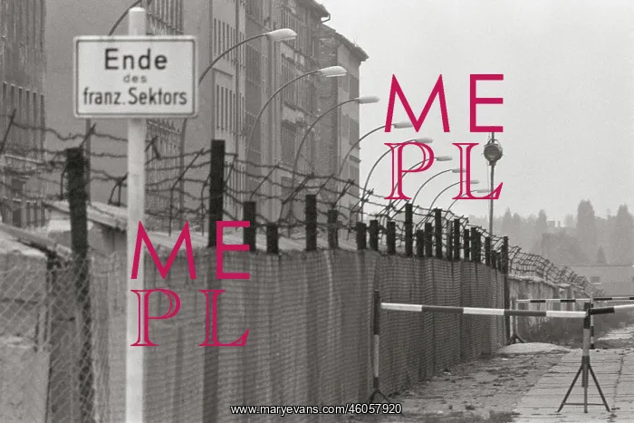 : At the Berlin Wall : At the Berlin Wall
