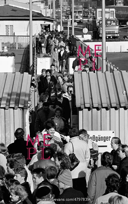 : Berlin Wall Opening : Berlin Wall Opening