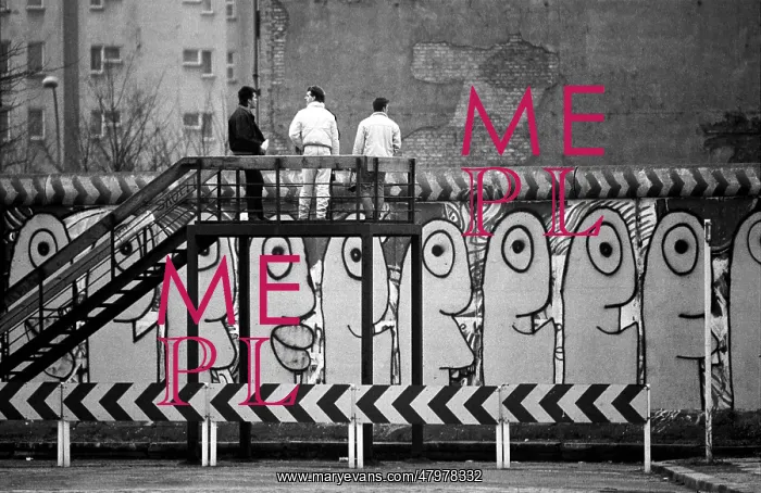  : Berlin wall viewing platform