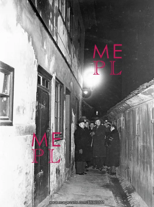 : Berliners discover the medieval Berlin, 1935 : Berliners discover the medieval Berlin, 1935