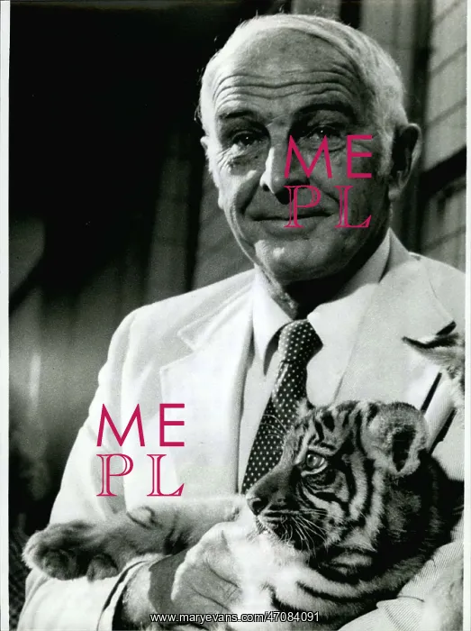 : Bernhard Grzimek, German zoologist and writer : Bernhard Grzimek, German zoologist and writer
