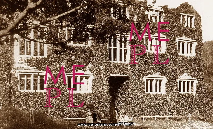  : Berry Pomery Castle