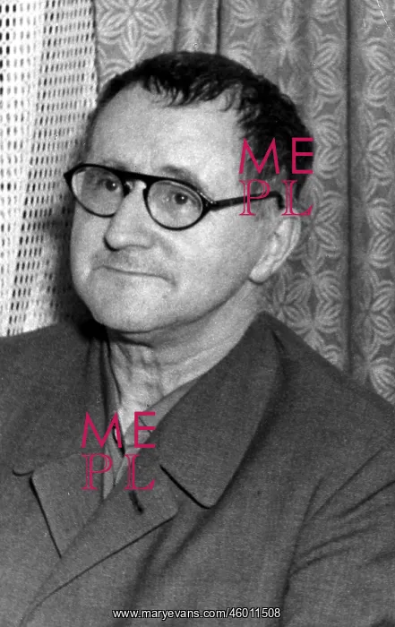 : Bertolt Brecht : Bertolt Brecht