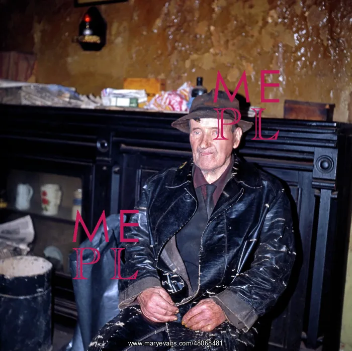 : Best room, the O'Hanlon Pub, Shannon Bridge, Ireland - 1970s : Best room, the O'Hanlon Pub, Shannon Bridge, Ireland - 1970s