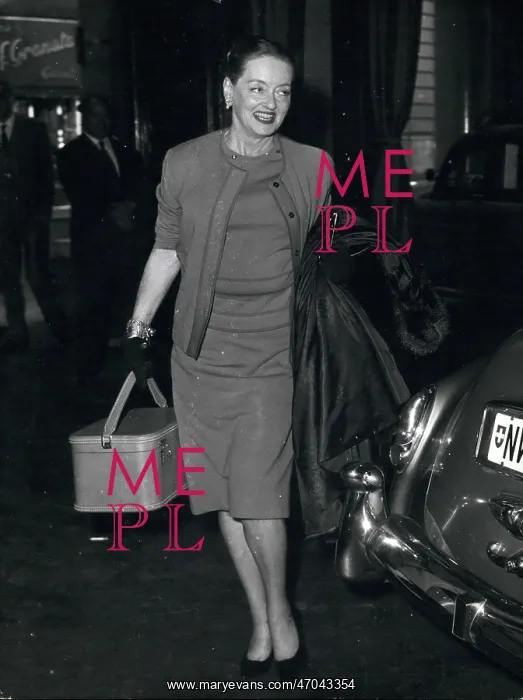 : Bette Davis, American actress, in Rome for filming : Bette Davis, American actress, in Rome for filming