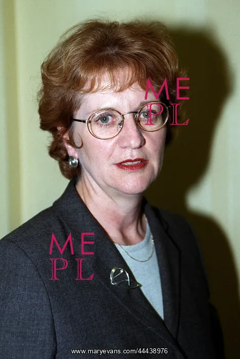  : Beverley Hughes MP