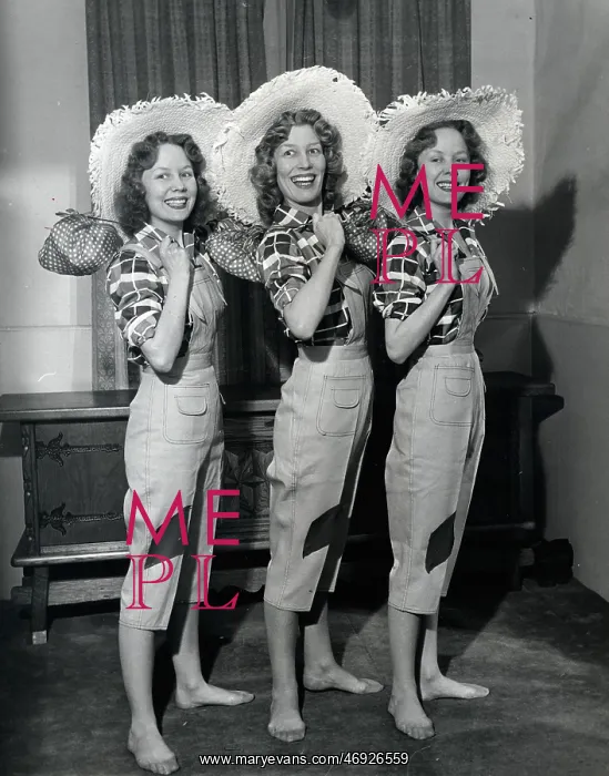 : The Beverley Sisters Rehearse for Harmony Lane : The Beverley Sisters Rehearse for Harmony Lane