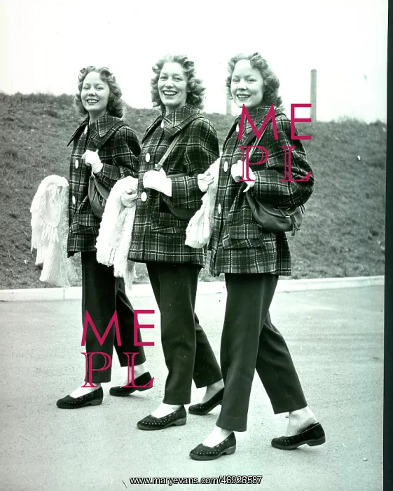 : The Beverley Sisters Rehearse for Harmony Lane : The Beverley Sisters Rehearse for Harmony Lane