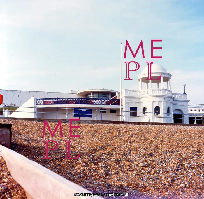  : Bexhill Pavilion and beach