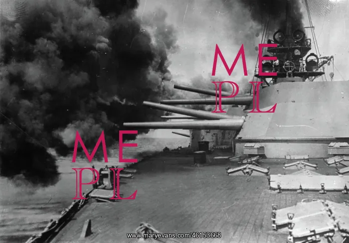 : The big cannons of the turkish cruiser : The big cannons of the turkish cruiser