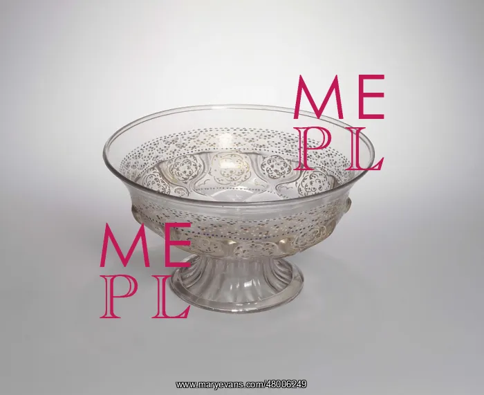 : Big dish with a stem : Big dish with a stem