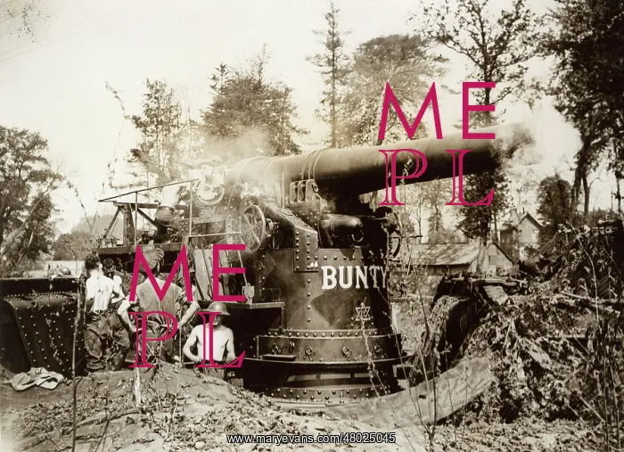: Big gun smoking after being fired, Western Front, WW1 : Big gun smoking after being fired, Western Front, WW1