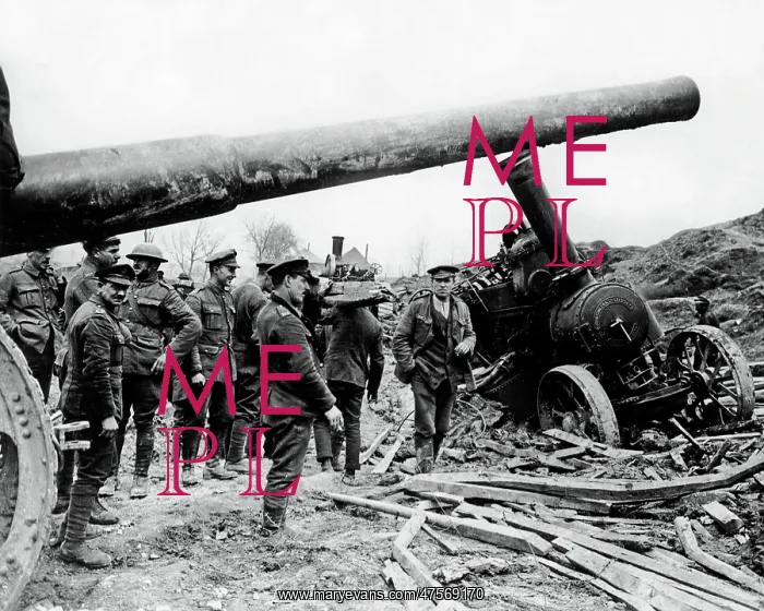 : Big gun with tractor in difficulties, Western Front, WW1 : Big gun with tractor in difficulties, Western Front, WW1