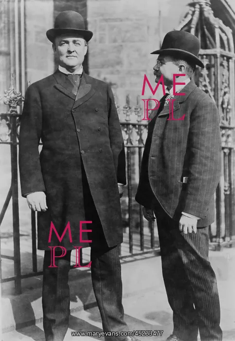 : Big Tim Sullivan, (1862-1913), talking with ? : Big Tim Sullivan, (1862-1913), talking with ?