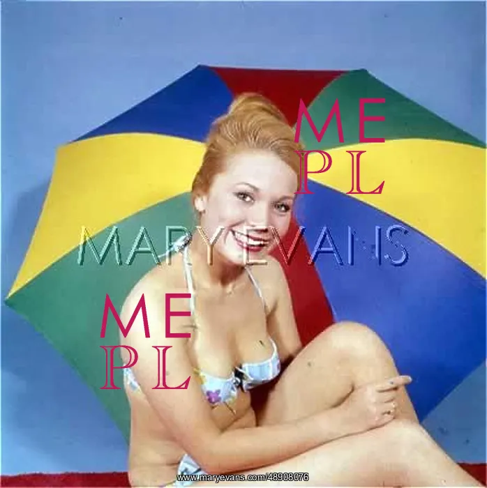 : BIKINI GIRL UNDER BROLLY : BIKINI GIRL UNDER BROLLY