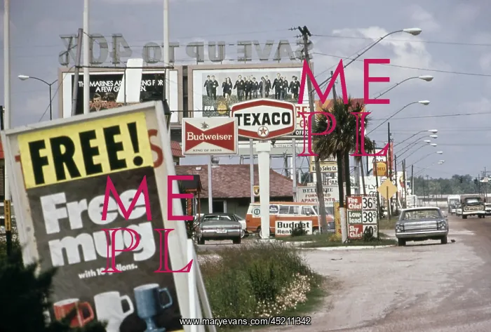 : Billboards and advertising clutter a road ? : Billboards and advertising clutter a road ?