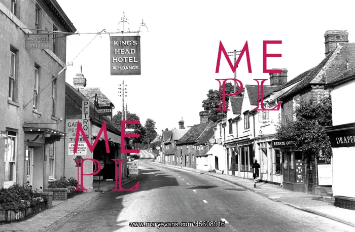  : Billingshurst, the Village c1955