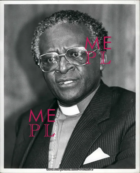 : Bishop Desmond Tutu at press conference : Bishop Desmond Tutu at press conference