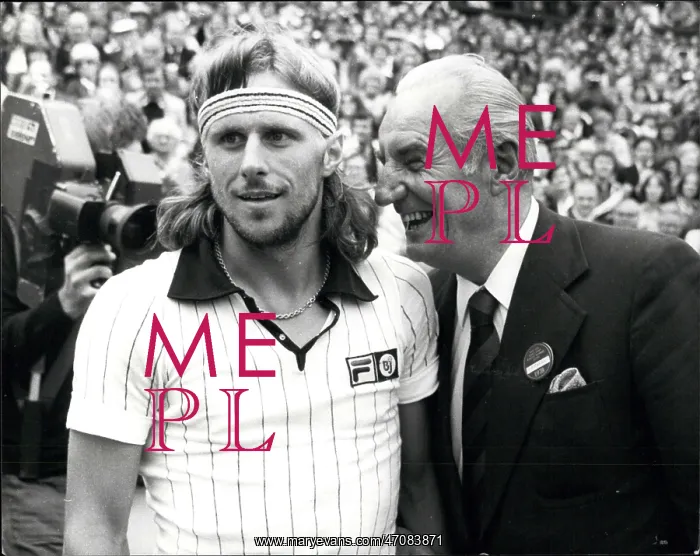 : Bjorn Borg and Fred Perry at Wimbledon : Bjorn Borg and Fred Perry at Wimbledon