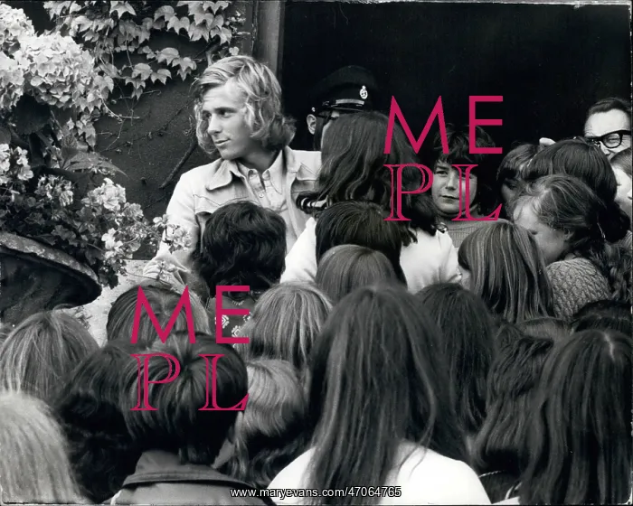 : Bjorn Borg surrounded by young fans at Wimbledon : Bjorn Borg surrounded by young fans at Wimbledon