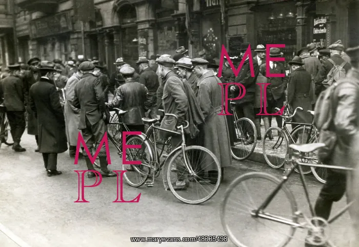 : Black market in Berlin, around 1919 : Black market in Berlin, around 1919
