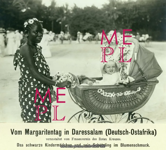 : Black nanny in Dar es Salaam, 1912 : Black nanny in Dar es Salaam, 1912