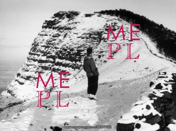 : BLACK TOR. Black Tor, a gritstone eminence above Edale, Derbyshire, after a snowfall : BLACK TOR. Black Tor, a gritstone eminence above Edale, Derbyshire, after a snowfall