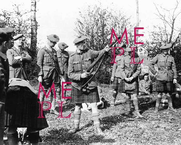 : Black Watch soldiers taking a break, WW1 : Black Watch soldiers taking a break, WW1