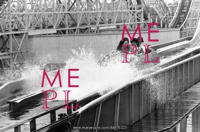 : BLACKPOOL LOG FLUME : BLACKPOOL LOG FLUME