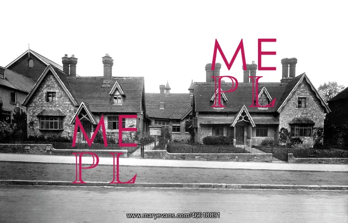  : Bletchingley, Almshouses 1907