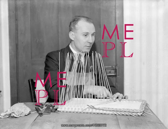 : BLIND CRAFTSMAN 1930S : BLIND CRAFTSMAN 1930S